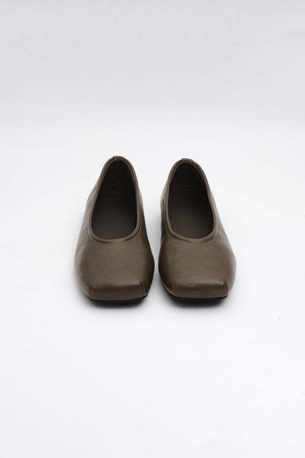 Square-Toe Ballet Flats