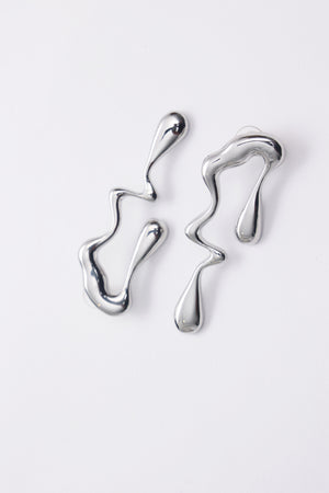 Sculptural Curve Drops