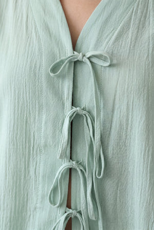 LIGHT GREEN