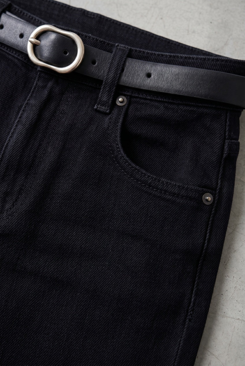 TAPERED FIT JEANS