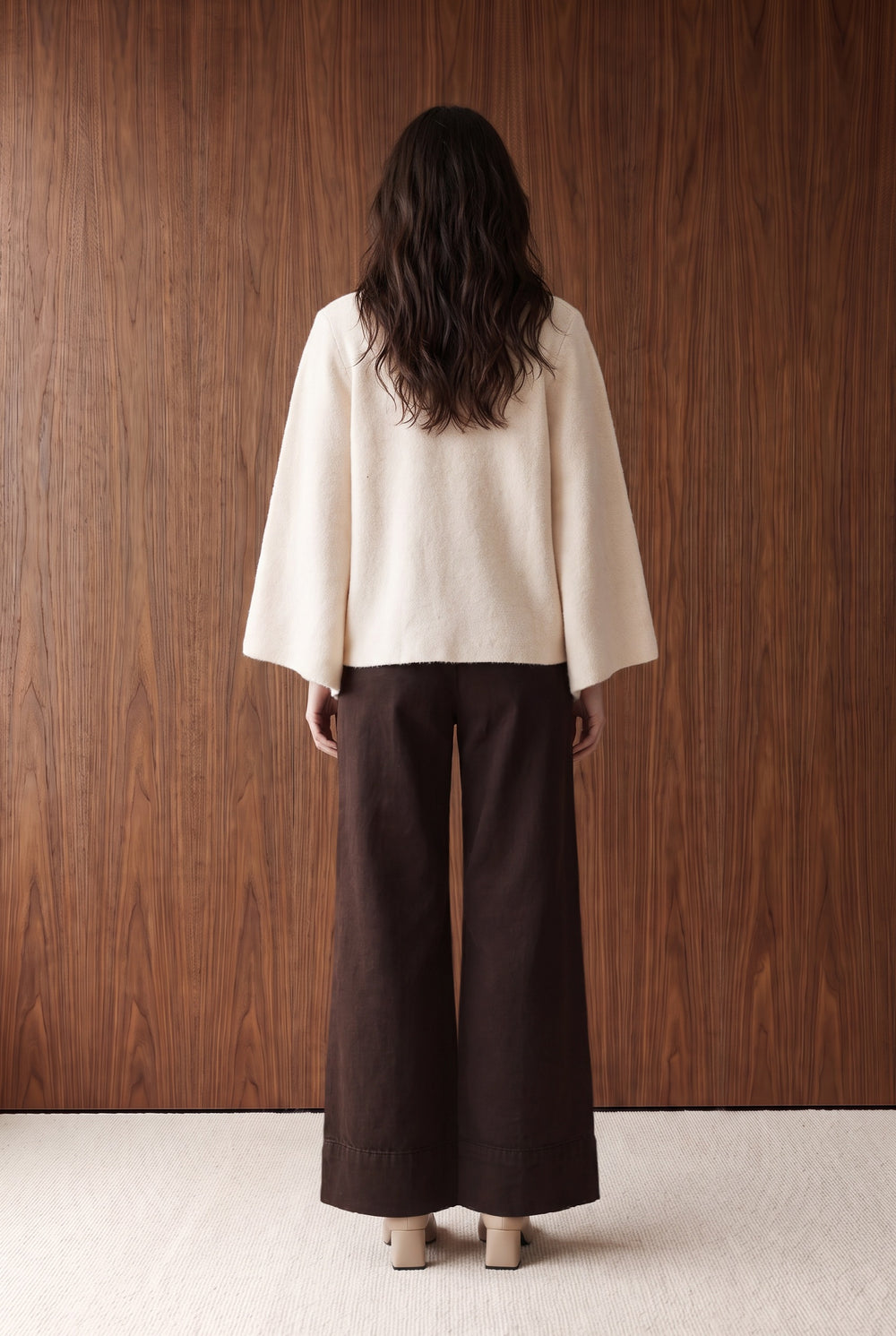 OFF WHITE