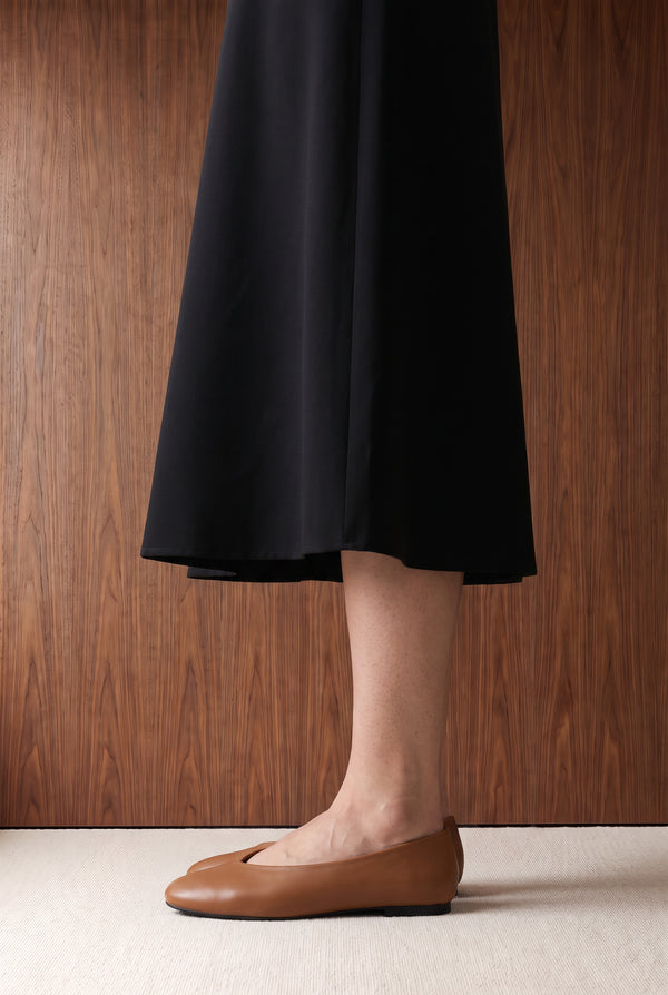 Everyday deep-vamp pumps