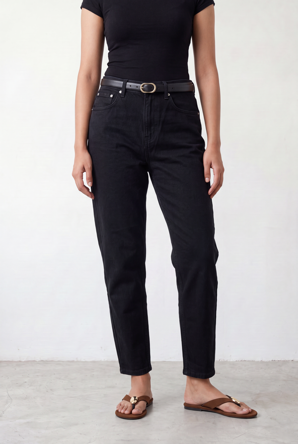 TAPERED FIT JEANS