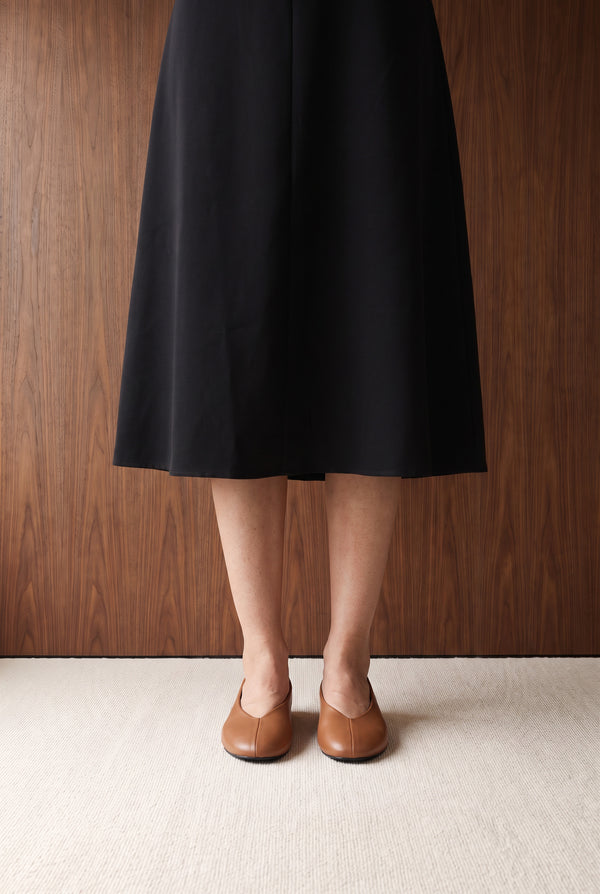 Everyday deep-vamp pumps