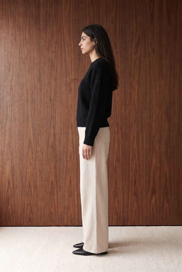 Fine-Knit V-Neck Sweater - BLACK