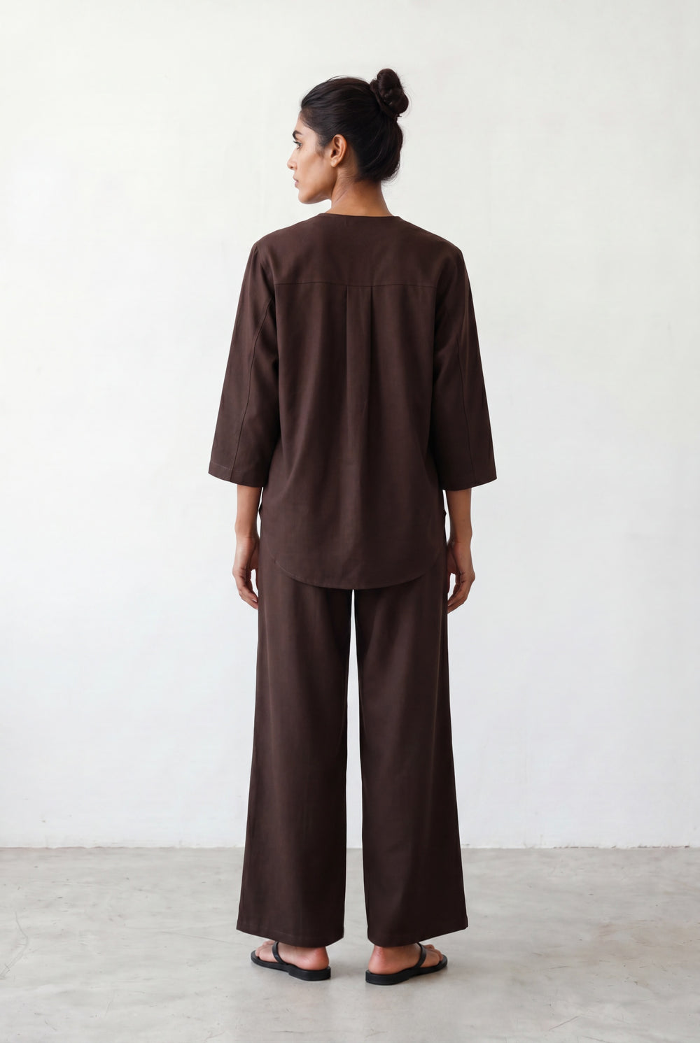 CHOCOLATE BROWN