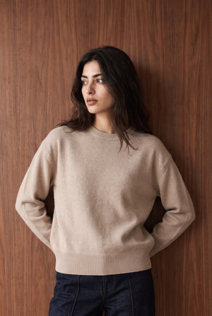 Relaxed Crew-Neck Sweater - LIGHT BROWN