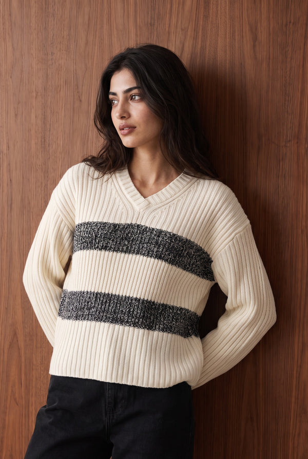 STRIPED SWEATER KNIT JUMPER - OFF WHITE AND NAVY BLUE