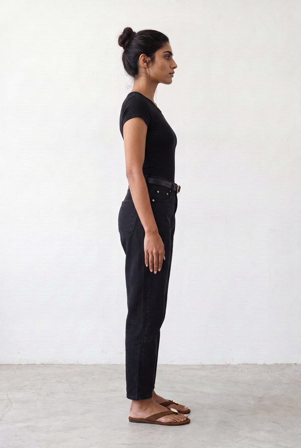 TAPERED FIT JEANS