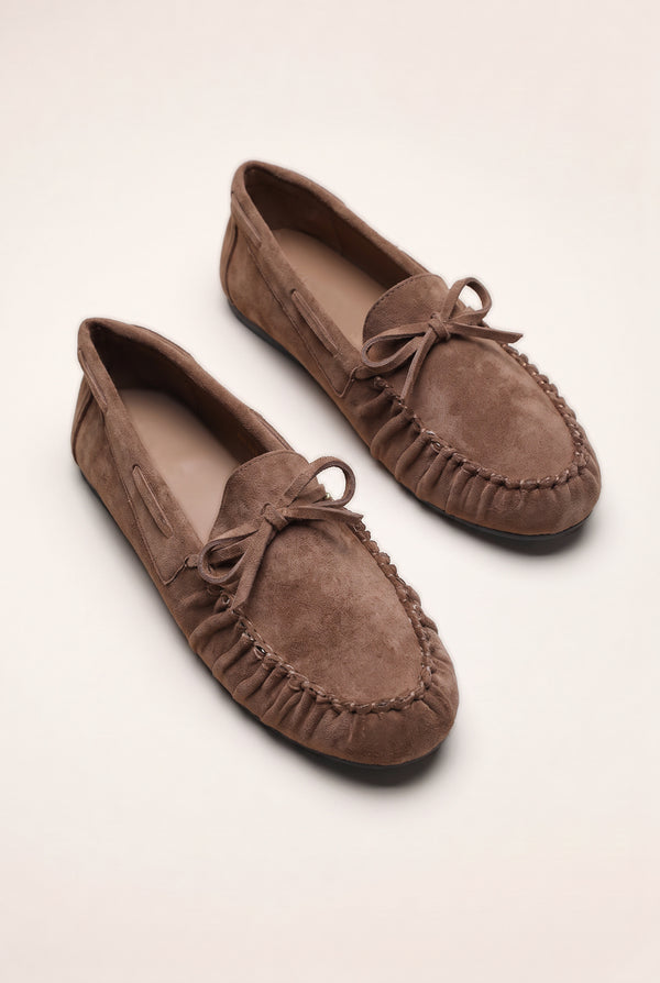 Everyday knot-detail moccasin