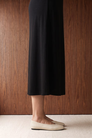 Everyday deep-vamp pumps