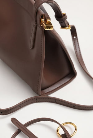 Sleek Curved Bag in Genuine Leather - BROWN