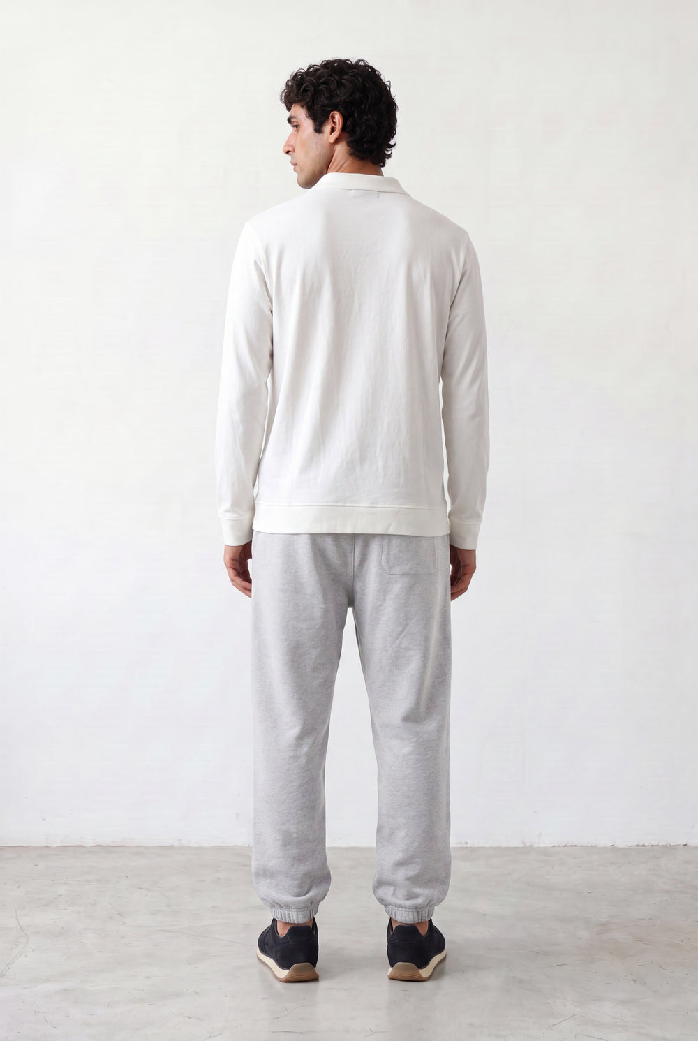 OFF WHITE