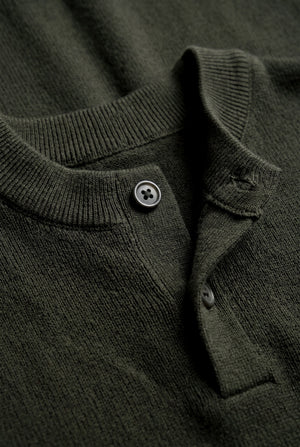 SHORT SLEEVE KNITTED HENLEY