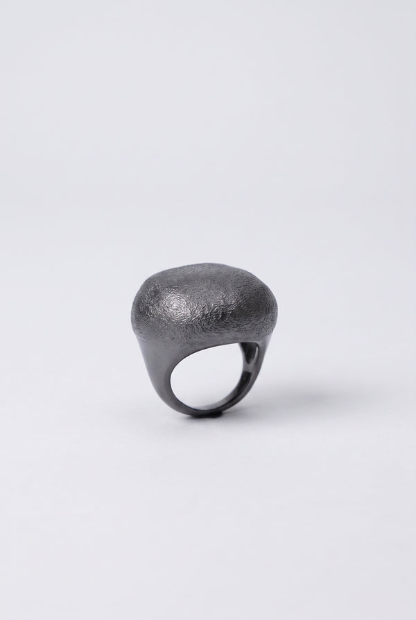 Gold oval metallic ring