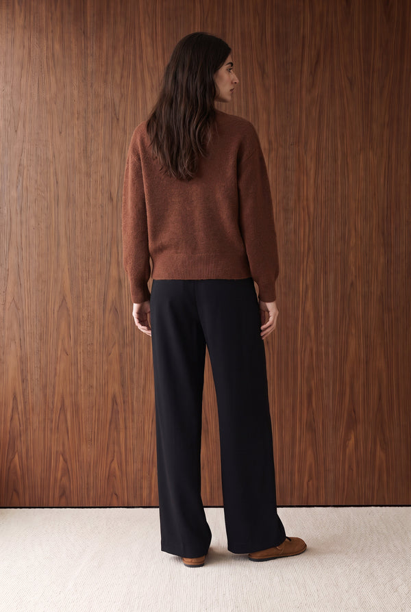 WIDE LEG PLEATED PANTS