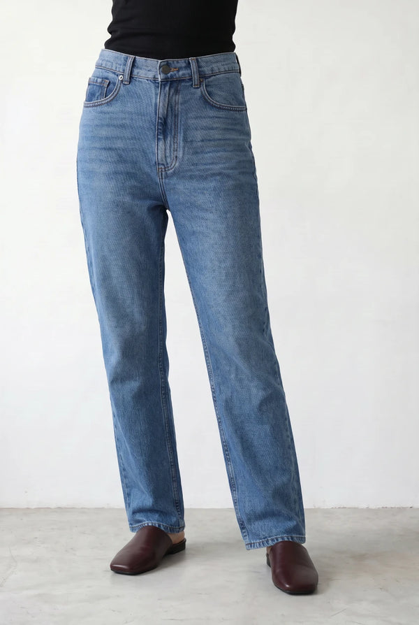 Arch Tapered Jeans