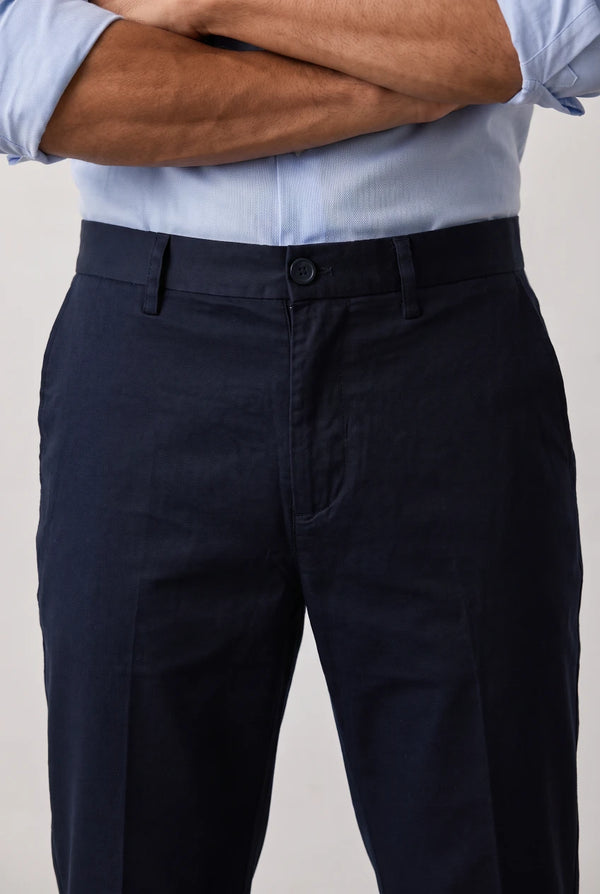 TAPERED STRAIGHT FIT PANTS