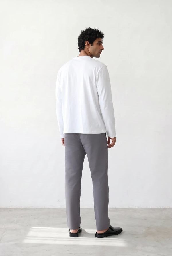 CLASSIC STRAIGHT CHINOS