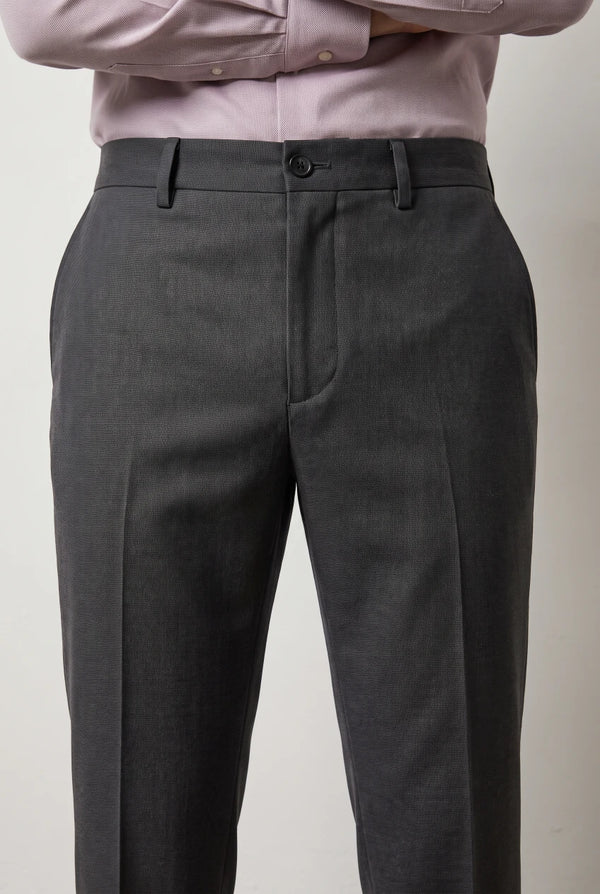 TAPERED STRAIGHT FIT PANTS