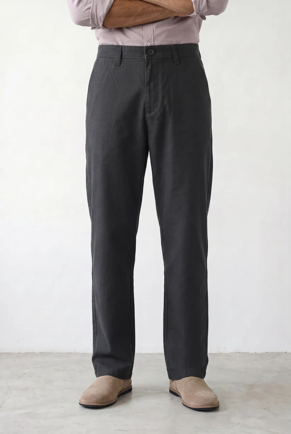 TAPERED STRAIGHT FIT PANTS