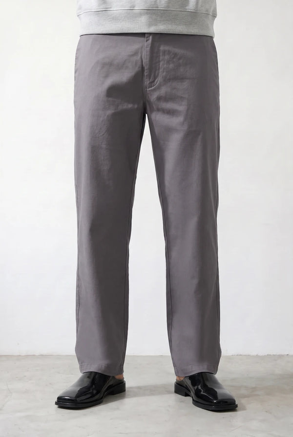 CLASSIC STRAIGHT CHINOS