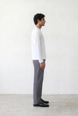 CLASSIC STRAIGHT CHINOS