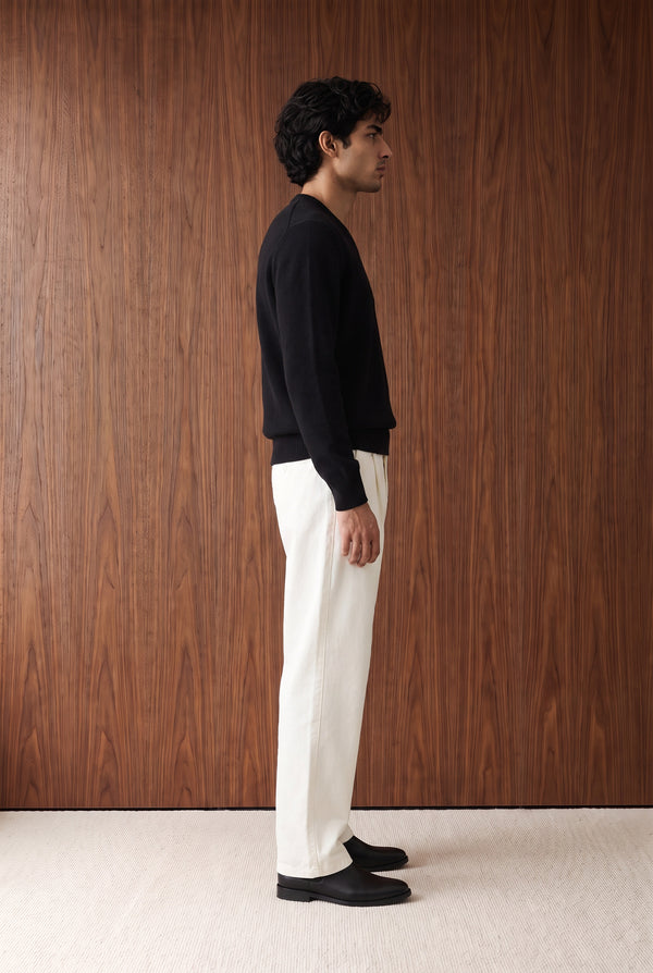 V-NECK FULL SLEEVE SWEATER - BLACK