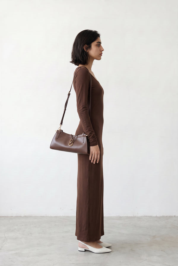 Sleek Curved Bag in Genuine Leather - BROWN