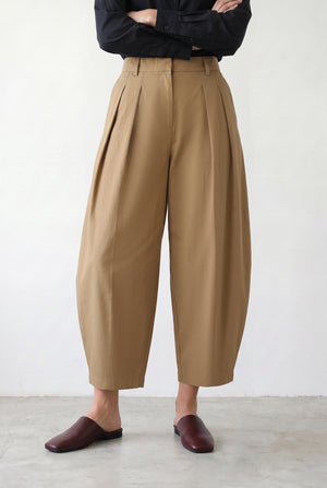 Wide Curved Pants