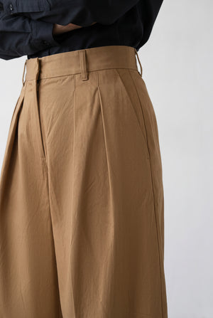 Wide Curved Pants