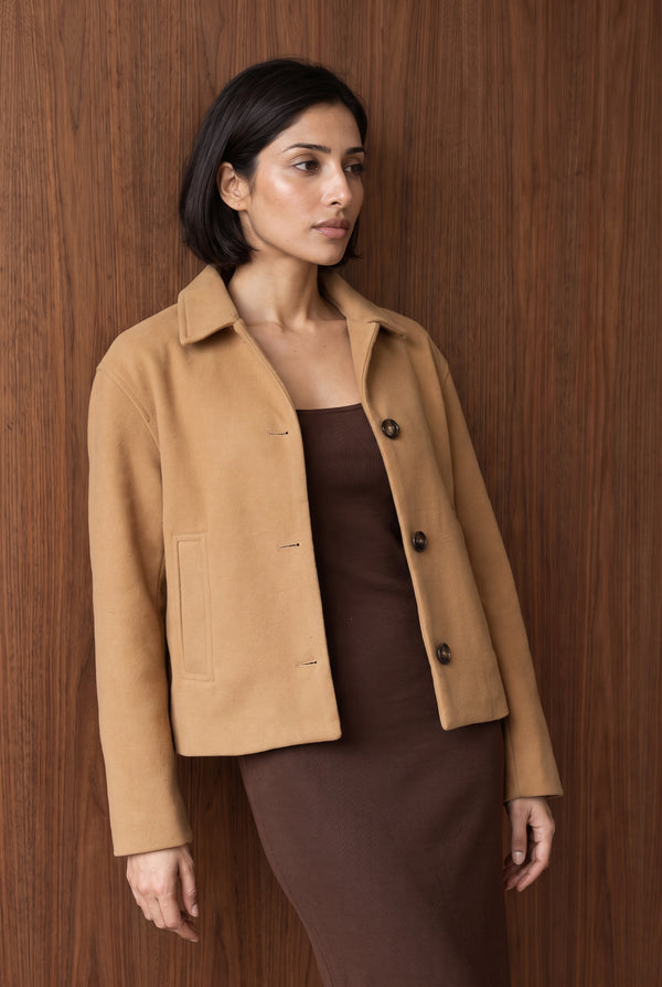 SHORT BUTTON DOWN JACKET - LIGHT BROWN